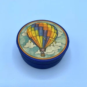 Lata de prensa de popurrí pequeña vintage hecha en EE. UU. Globo de aire caliente baratija/lata de píldoras - Imagen 1 de 10