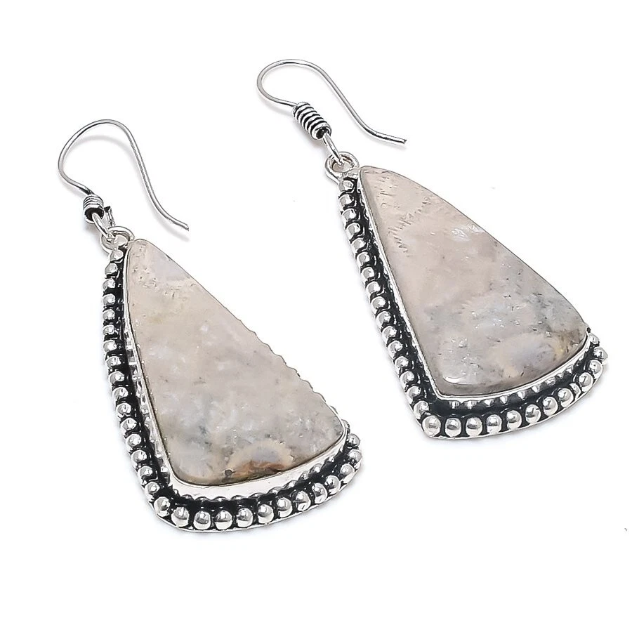 Pendiente de plata de ley 925 hecho a mano con piedras preciosas de coral fósil tamaño 2,25"" Foto 1 de 1