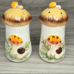 Sears & Roebuck 1976 Merry Mushroom Salt and Pepper Shakers Ceramic Vtg - Picture 1 of 8