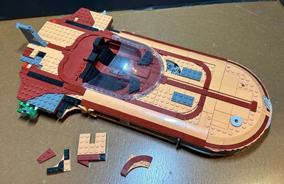 LEGO Star Wars: UCS Luke Skywalker's Landspeeder (75341) incomplete for parts - Image 1 of 4