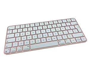 Apple Magic Keyboard A2450 USB-c/lightning cable Usa-International-Dutch Pink - Picture 1 of 2