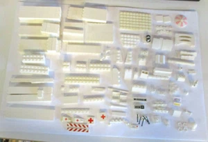 Lego Parts Pack - Assorted White Bricks, Accessories and Parts - Bild 1 von 4