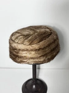 Vintage Woman's Fur Pillbox Hat Tag Missing Beautiful 50s 60s Mid Century - Picture 1 of 8