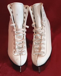 Patines de hielo vintage para mujer blanco negro dragón talla 6 por favor leer - Imagen 1 de 10