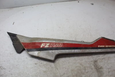CARENADO TRASERO IZQUIERDO YAMAHA FZ750 CUBIERTA CUBIERTA Foto 1 de 4