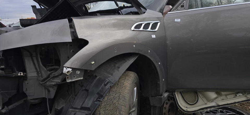 2011-2017 INFINITI QX56 QX80 FRONT LEFT DRIVER SIDE FENDER KH3 BLACK OEM 11-17 - Image 1 of 3