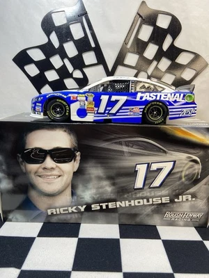 1/24 2015 #17 Rickey Stenhouse Jr. Fastenal Ford Fusion Diecast Foto 1 de 4