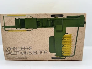 1/16 Vintage John Deere 24-T Quader-Heuballenpresse (1966) von Ertl mit OVP #545 - Bild 1 von 18