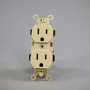 Leviton Scratched Gray INDUSTRIAL Narrow Receptacle Outlets 5-15R 15A 5252-GY - Picture 1 of 4