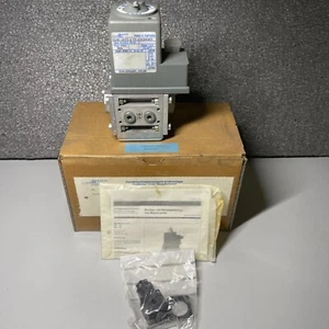 Johnson Controls GS-2010-0000 Gas Magnetic Valve / Gas Magnetventile - Picture 1 of 6
