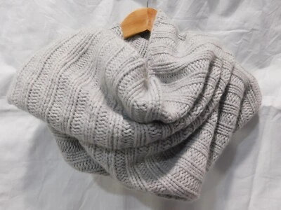 NUEVO SIN ETIQUETAS TOMMY HILFIGER Bufanda gruesa y lujosa 100 % cachemir - talla única para la mayoría Foto 1 de 3