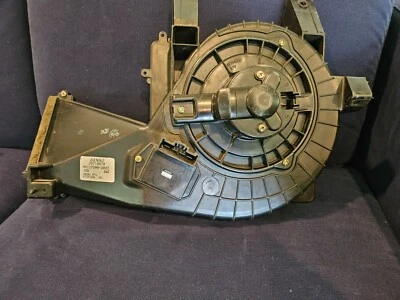 Cadillac Front HVAC Blower Assembly 2004–2006  SRX, 2003–2007 CTS, 2005–2006 STS - Image 1 of 4