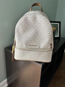 MICHAEL KORS RHEA ZIP BACKPACK VANILLA LOGO SIGNATURE TRAVEL SCHOOL - Picture 1 of 8