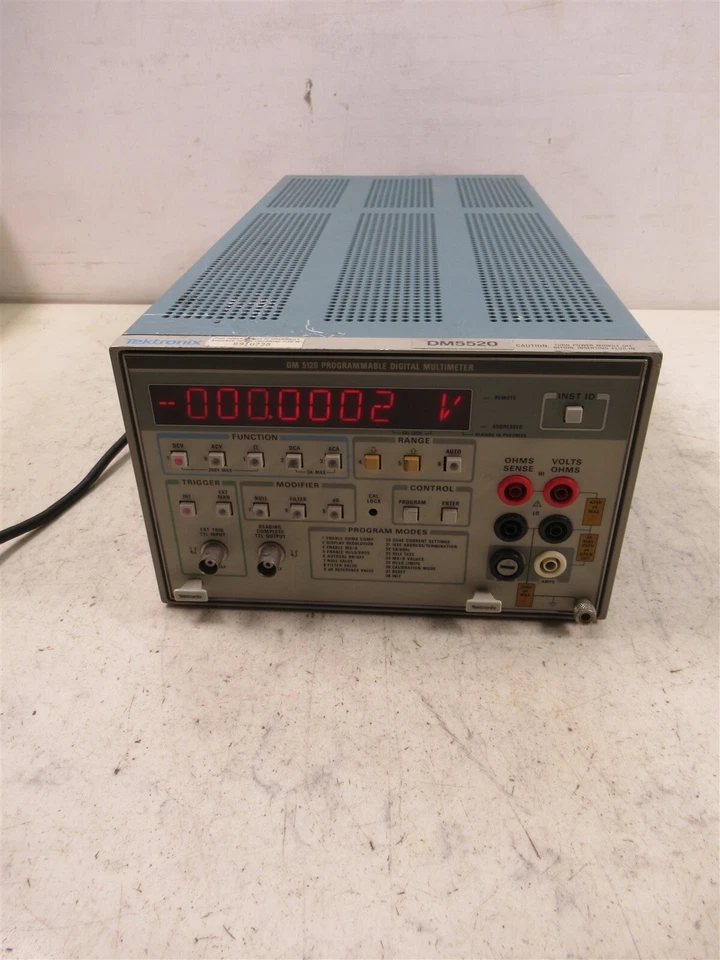 Chasis Tektronix DM5520 con multímetro digital programable DM 5120  Foto 1 de 4