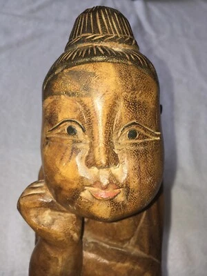 罕见中国古董鸦片木制雕刻枕头头枕男孩。 10 英寸长 — 第 1/4 张图片