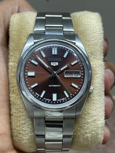 Vintage Seiko 5 Mens Automatic watch Day/Date 7009 - Picture 1 of 6