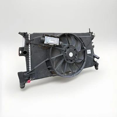 Оригинальный радиатор, конденсатор и вентилятор в сборе для Ford Focus 2012–2018 годов выпуска - Изображение 1 из 4