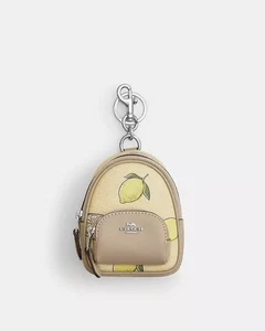 Bolso Mochila Coach Mini Court Dije con Estampado de Limón Garden Glade CAP03 NUEVO CON ETIQUETAS - Imagen 1 de 7