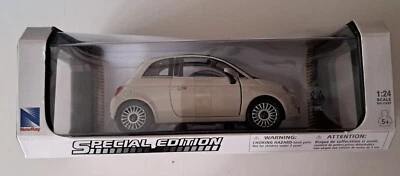 Modellino Originale Fiat 500 scala 1:24 New Ray F4104468 Special Edition - Immagine 1 di 4