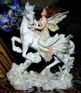 GS-4005 - Elfe auf Einhorn - Polyresin - Handarbeit - sehr detailreich bemalt  - Bild 1 von 2