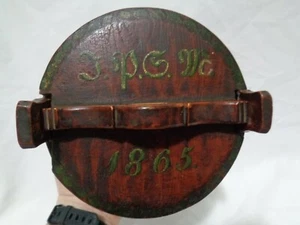 Antiguo cubo despensa de madera de abetoche de la era de la Guerra Civil floral con fecha de 1865 - Imagen 1 de 13
