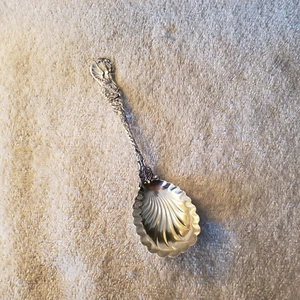 HERALDIC by DURGIN sterling silver SUGAR PRESERVE SPOON T Monogram 6 3/4" - Picture 1 of 14