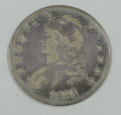 Medio dólar de plata fina 50c con busto tapado/borde con letras 1831 ~ abolladuras con borde de revoluciones Foto 1 de 4