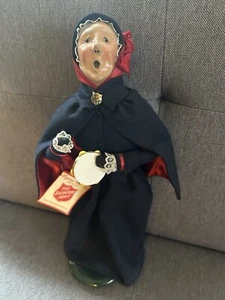 Vtg. 1994 Byers Choice Caroler Salvation Army Elderly Singer w/ Tambourine Y2K - Picture 1 of 12