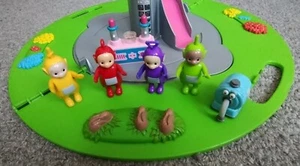 Telletubbies - Tubby Hill Home with all Tubbies and accessories - Picture 1 of 13
