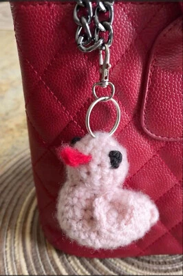 Llavero Pato Crochet, Llavero Hecho a Mano Divertido Bolso Decoración Accesorios Foto 1 de 4