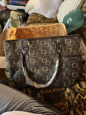 Large throw over the shoulder tote Lots Of Pockets with zippers - Image 1 of 4