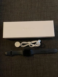 Apple Watch Series 9 41mm GPS With Sport Band - Photo 1 sur 1
