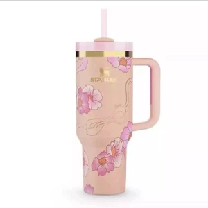 Vaso Stanley X Barbie Legends Flowstate Quencher 40oz "años 80 JUST PEACHY" - Imagen 1 de 5
