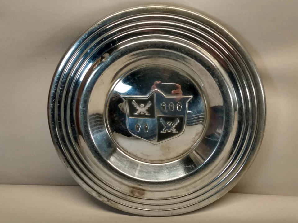 Cubierta de rueda Lyons Wire de la década de 1950 / tapacubos central ~ DeSoto Foto 1 de 4