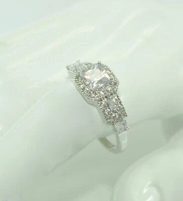 Damenring Silber 925er mit Zirkonia (70 (22,3 mm Ø) Wie Neu.. - Bild 1 von 3