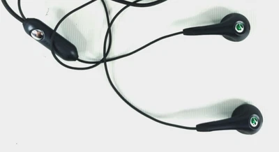 Genuine Sony Ericsson HPM-62 Headphones in ear for K610i K750i K770i K800i K850i - Image 1 of 4