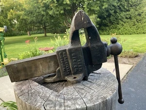 VINTAGE YOST Mfg. Bench Vise 4.5 In Jaws USA COACH Maker Pattern Maker Tall Jaw - Foto 1 di 16
