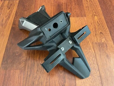 Soporte de matrícula para guardabarros trasero Suzuki 2008-2009 GSXR 600/750 OEM 63113-37H0 Foto 1 de 4