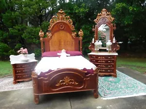 EXEMPLARY VICTORIAN RENAISSANCE MITCHELL & RAMMELSBERG QUEEN SIZE BEDROOM SET - Picture 1 of 12