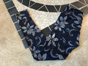 LLR LuLaRoe OS NWOT Leggings UNICORN Grey Gray Black White Lily Flowers Floral - Picture 1 of 4