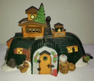 VINTAGE RARE DEPARTMENT 56 "PEGGOTTY'S SEASIDE COTTAGE" UPSIDE GDECORATION  - Picture 1 of 12