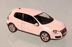 Norev 840060 - Miniature Volkswagen Golf GTI 5 Blanche 2004 (1:43) - Photo 1/2