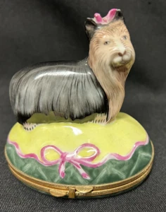 Caja de baratijas Limoges pintada a mano Yorkshire Terrier Yorkie ¡cara ligera vintage! - Imagen 1 de 7