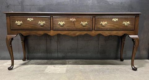Kindel Windermere Queen Anne Style Mahogany Sideboard, 3 Locking Drawers; Mint Cover