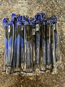 Winn Dri-Tac Midsize Black/Blue Grip - Picture 1 of 1
