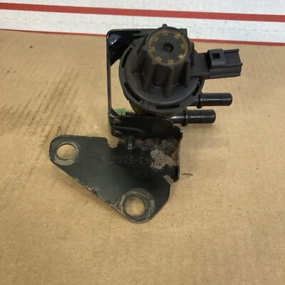 2003 2004 2005 2006 Lincoln LS 3.9L V8 3.0L EVAP PURGE Valve - Image 1 of 4