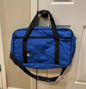 Robuste Reisetasche hergestellt in NY USA mit mittlerer Flugtasche wie Nylon-Schultertasche mit zwei Reißverschluss - Bild 1 von 16