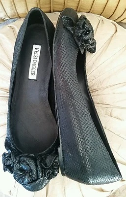 NUEVA DAGA KELSI $180 PIEL DE SERPIENTE NEGRA CON ROSAS MINI CUÑAS OCULTAS 42 10.5 11 Foto 1 de 4