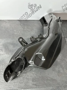 Suzuki GSXR 1300 2016 HAYABUSA Left Air Intake Duct Tube 18408 Miles OEM - Picture 1 of 18
