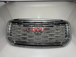 GMC YUCON DENALI 2015 2016 2017 2018 2019 2020 PARRILLA CROMO EMBLEMA FABRICANTE DE EQUIPOS ORIGINALES USADO - Imagen 1 de 13